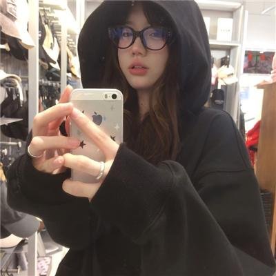 赤裸的美奈子